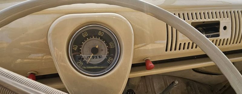 Volkswagen T5 Transporter Shuttle • 1969 • 120,000 km 13