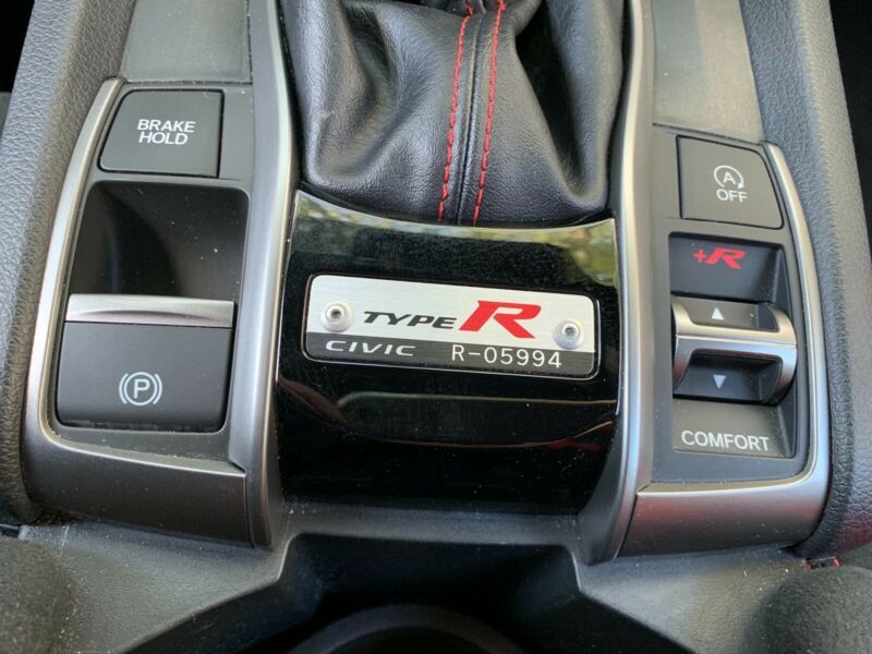 Honda Civic • 2017 • 124,000 km 12