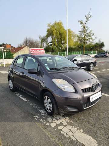 Toyota Yaris • 2010 • 181,117 km 1