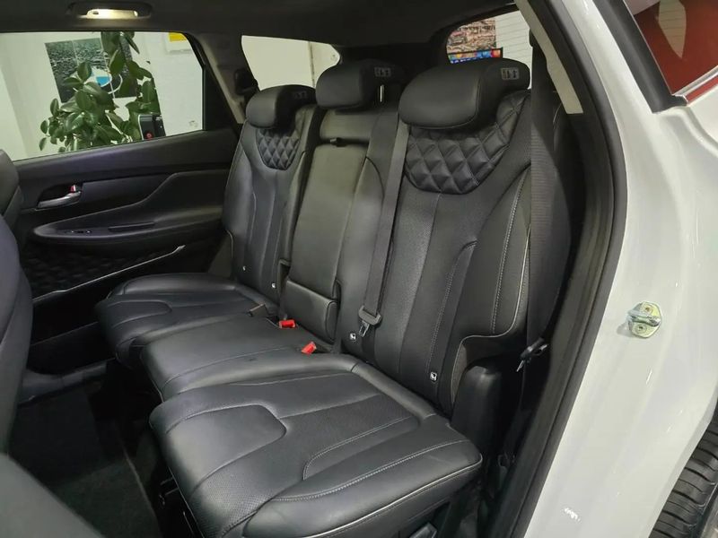 Hyundai Santa Fe • 2021 • 74,000 km 13