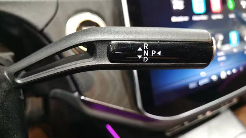 Mercedes-Benz E • 2024 • 55,299 km 25