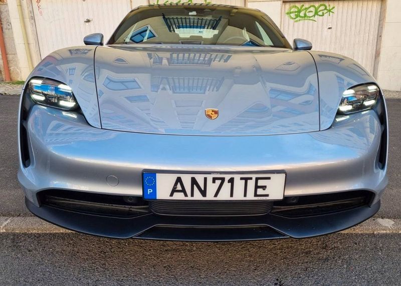 Porsche Taycan • 2021 • 60,000 km 1