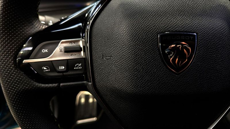 Peugeot 308 • 2024 • 21,500 km 21