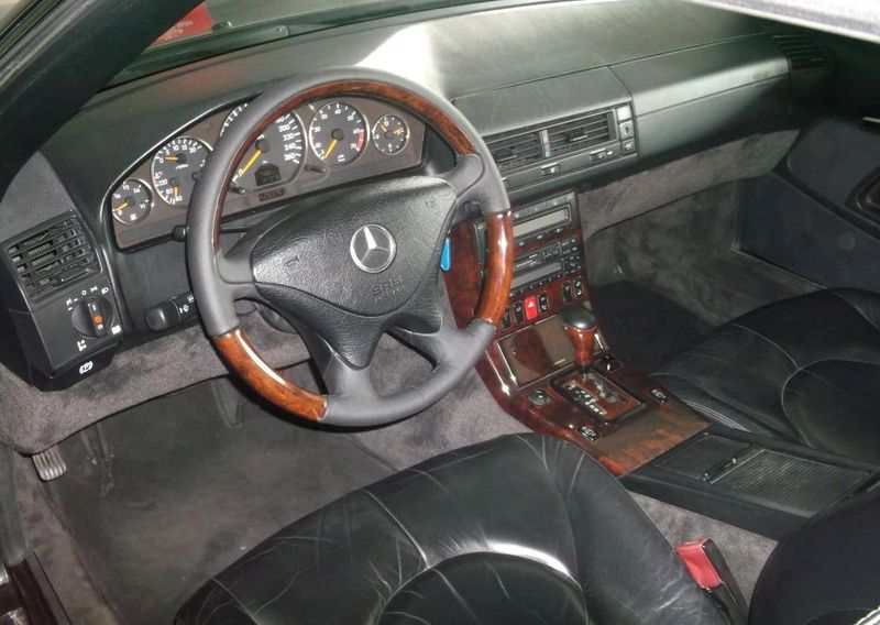 Mercedes-Benz SL • 1999 • 199,999 km 3