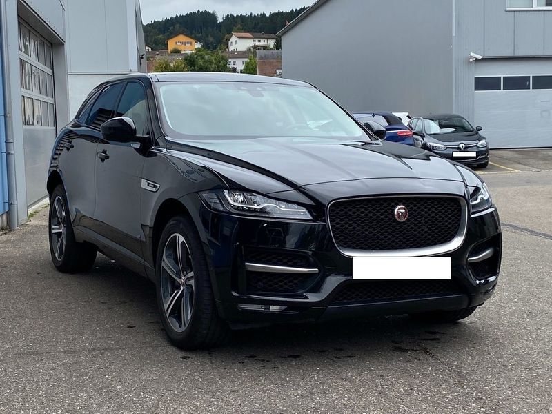 Jaguar F-Pace • 2017 • 80,000 km 4