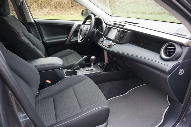 Toyota RAV4 • 2018 • 116,000 km 7