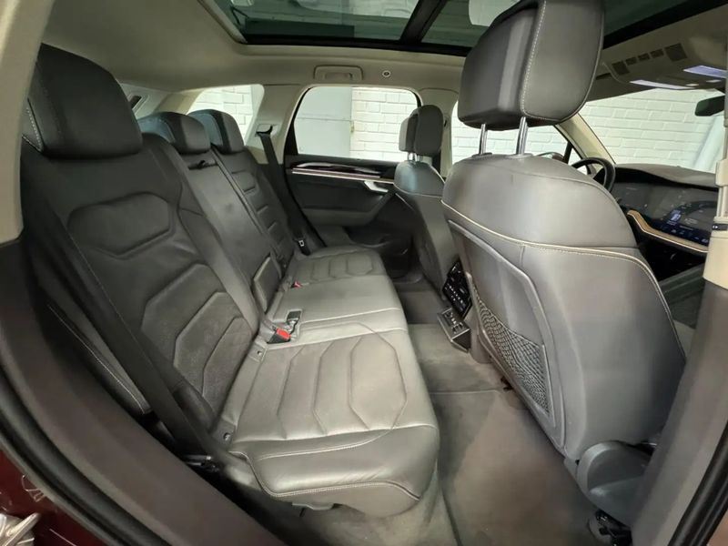 Volkswagen Touareg • 2021 • 96,000 km 21