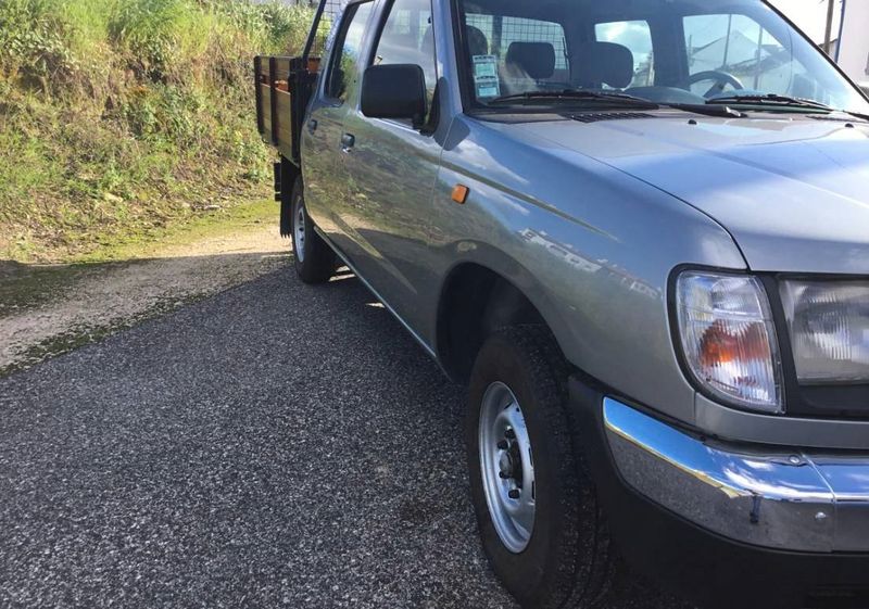 Nissan NP300 Pickup • 2000 • 200,000 km 2