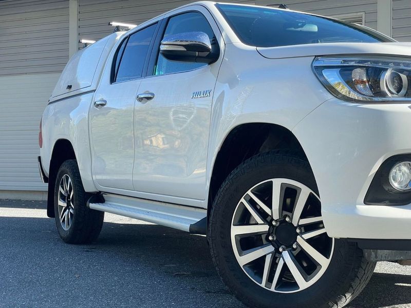 Toyota Hilux • 2018 • 120,537 km 4