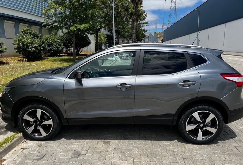 Nissan Qashqai • 2017 • 123,400 km 3