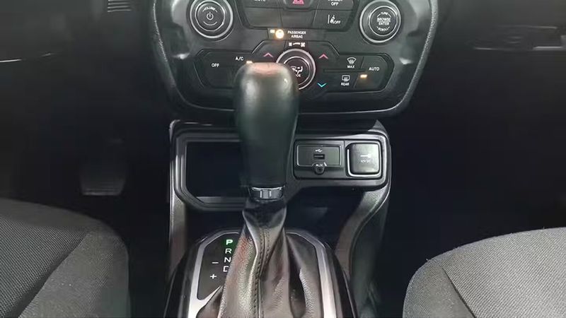 Jeep Renegade • 2023 • 73,931 km 6