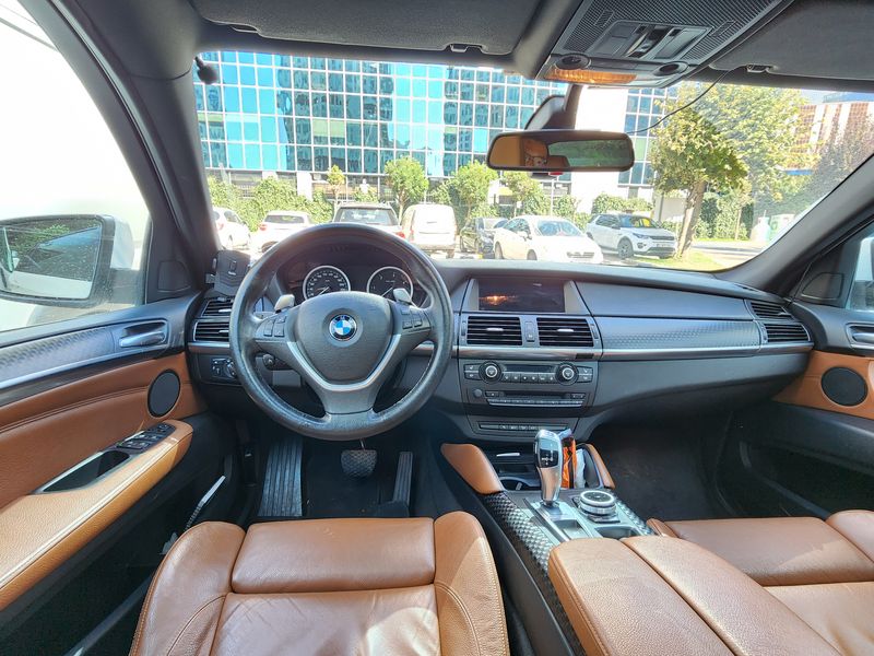 BMW X6 • 2011 • 132,000 km 6