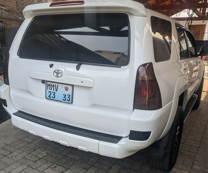 Toyota 4 Runner Limited • 2003 • 200,000 km 1