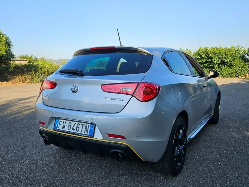 Alfa Romeo Giulietta • 2019 • 50,000 km 8