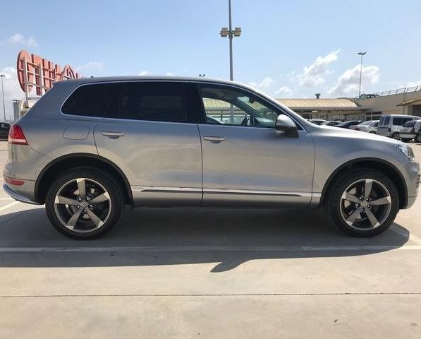 Volkswagen Touareg • 2012 • 198,000 km 6