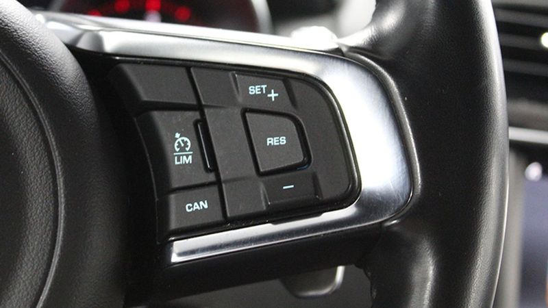 Jaguar F-Pace • 2019 • 86,784 km 19