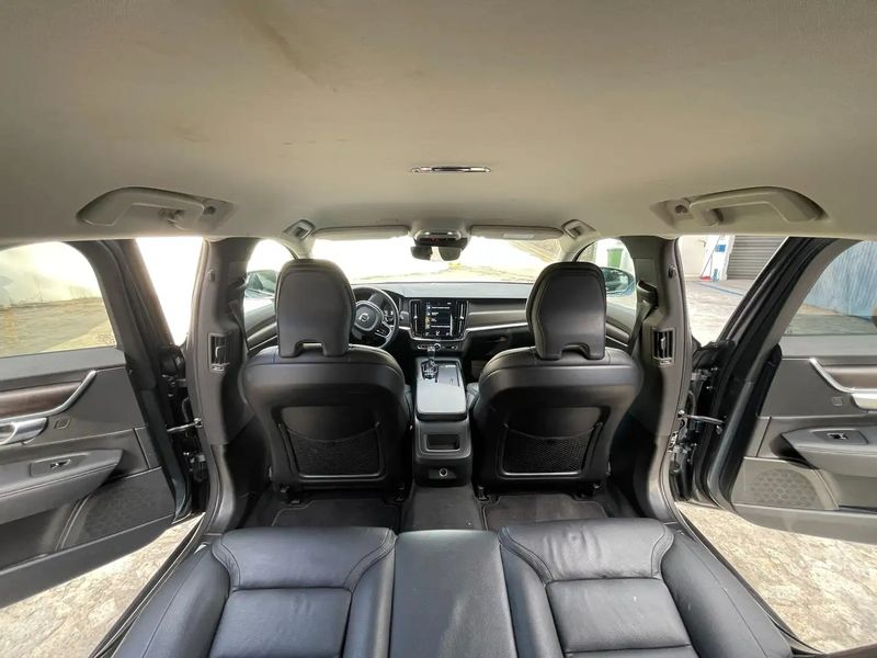 Volvo V90 Cross Country • 2020 • 71,000 km 4