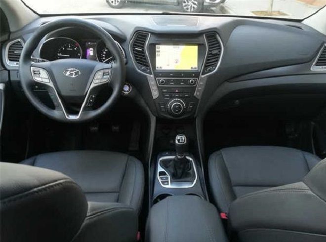 Hyundai Santa Fe • 2017 • 82,500 km 6