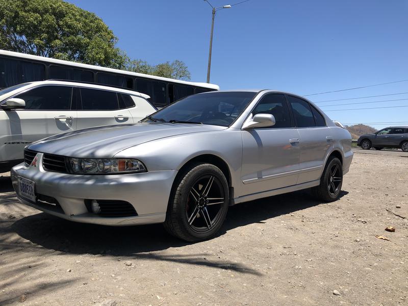 Mitsubishi Galant • 2002 • 214,900 km 1