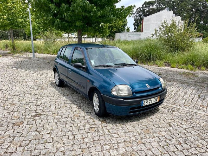 Renault Clio • 2000 • 225,000 km 1