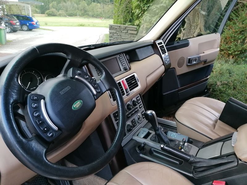 Land Rover Range Rover • 2002 • 472,000 km 2