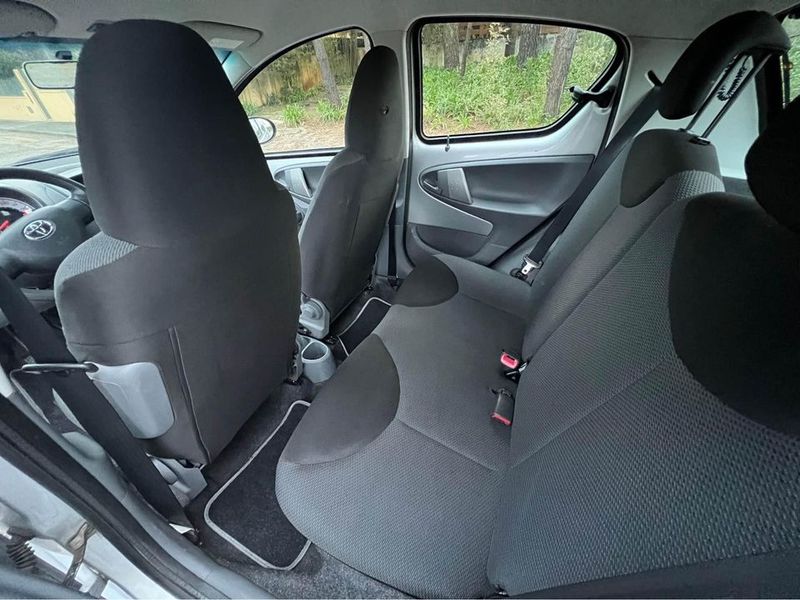 Toyota Agya • 2009 • 125,000 km 3