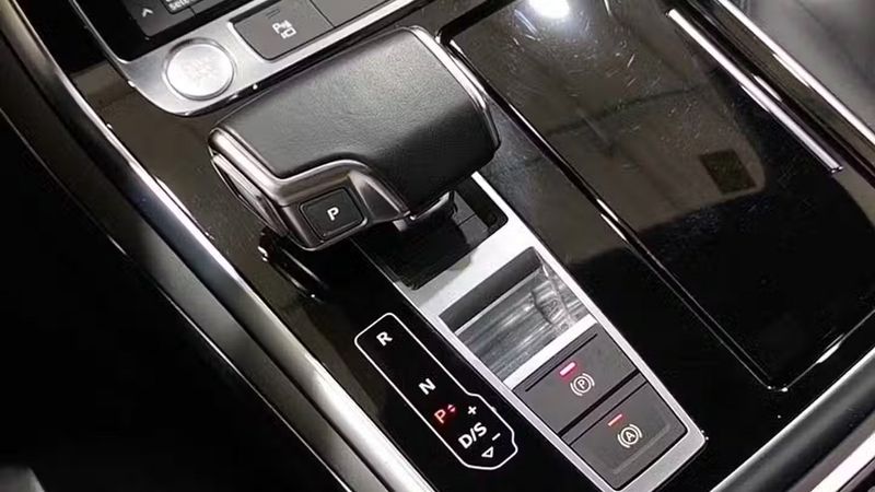 Audi Q7 • 2020 • 53,864 km 3