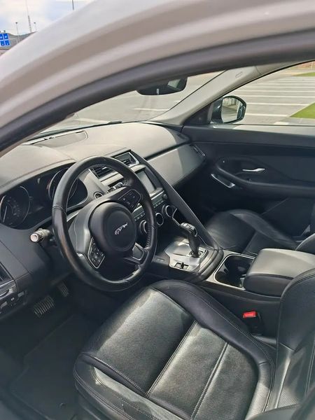 Jaguar E-PACE • 2018 • 85,000 km 12