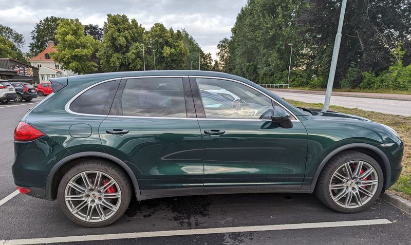 Porsche Cayenne • 2011 • 2,171,190 km 6