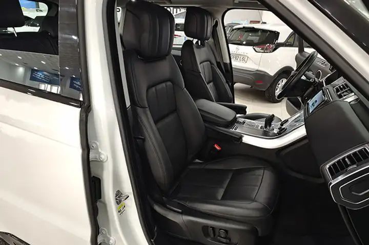 Land Rover Range Rover Sport • 2018 • 35,000 km 3