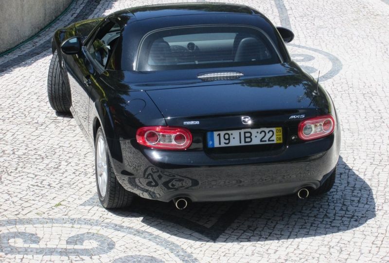 Mazda MX-3 • 2009 • 79,000 km 2