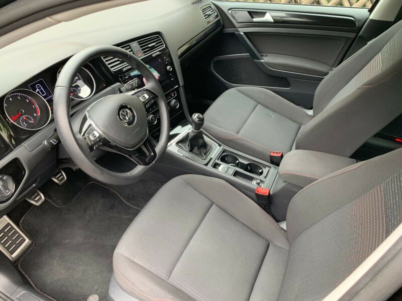 Volkswagen Golf • 2017 • 39,000 km 11