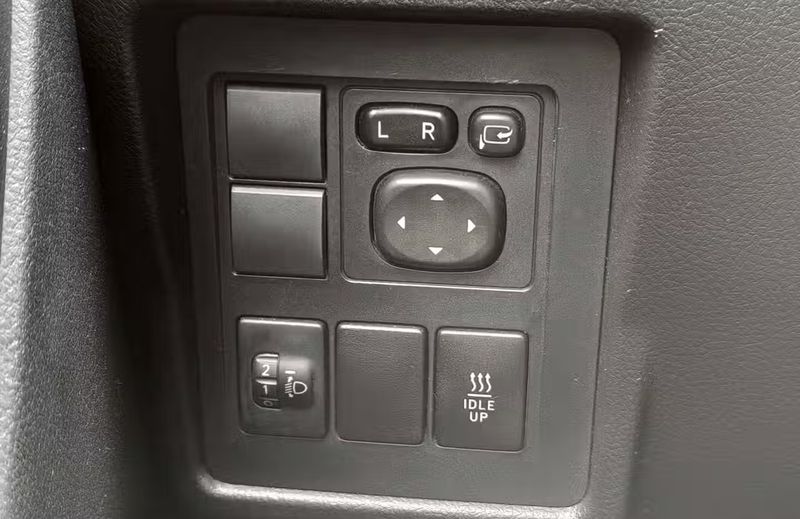 Toyota Land Cruiser • 2018 • 136,700 km 11