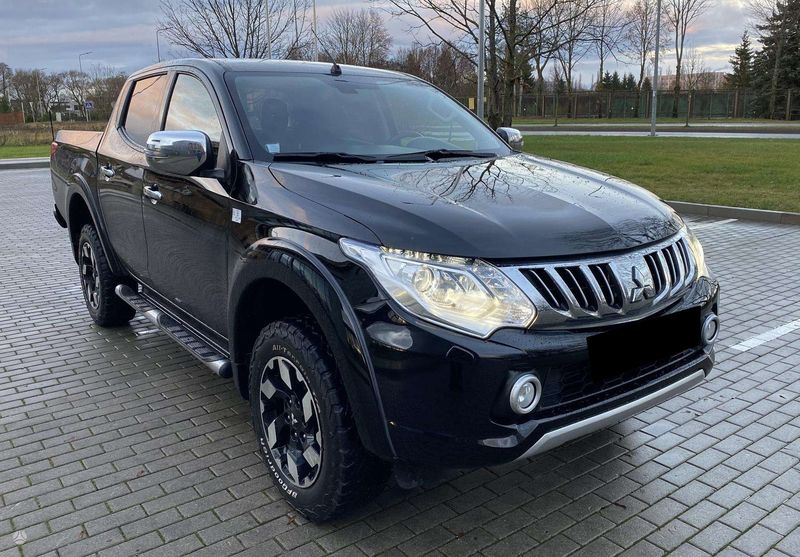 Mitsubishi L200 • 2015 • 197,000 km 1