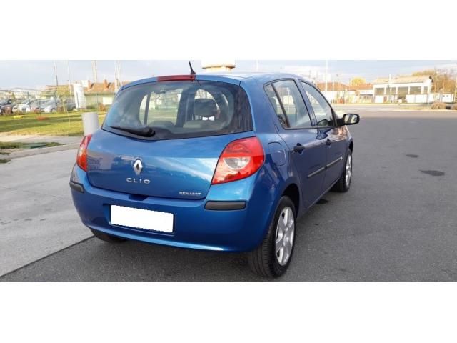 Renault Clio • 2005 • 165,000 km 2