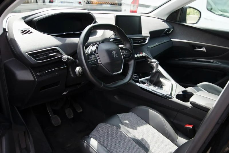 Peugeot 3008 • 2018 • 40,125 km 5
