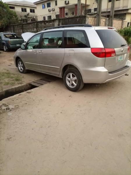 Toyota Sequoia • 2008 • 16,521 km 1