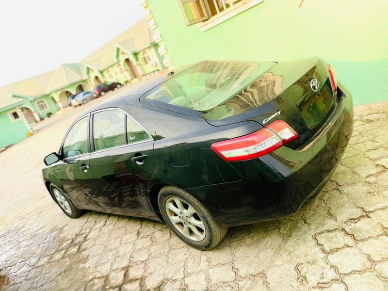 Toyota Camry • 2010 • 180,000 km 2