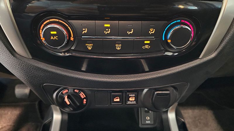 Nissan Navara • 2018 • 69,808 km 9