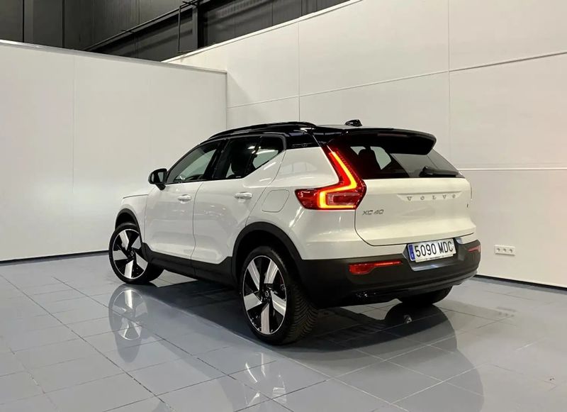 Volvo XC40 • 2022 • 2,500 km 1