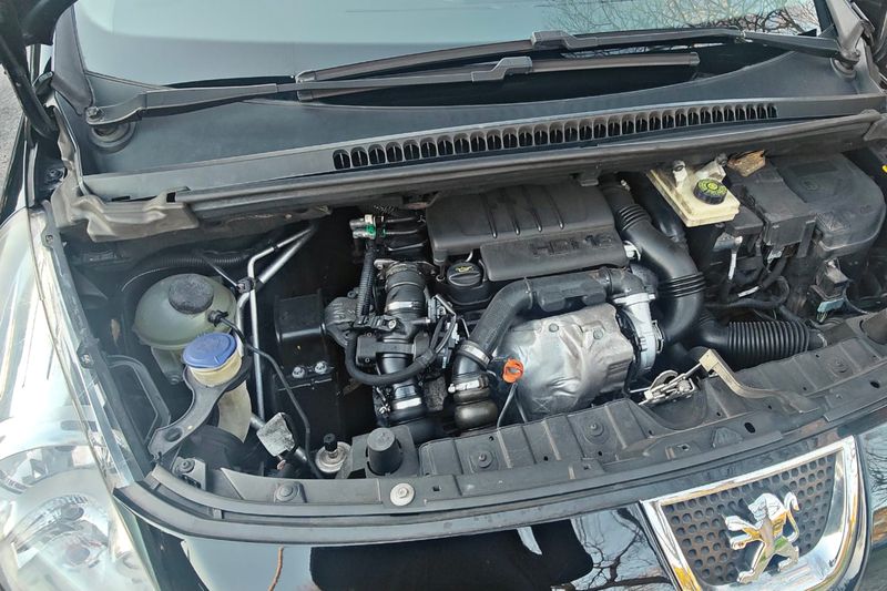 Peugeot 3008 • 2010 • 161,356 km 3