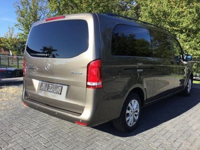 Mercedes-Benz 210 Van • 2018 • 142,000 km 4