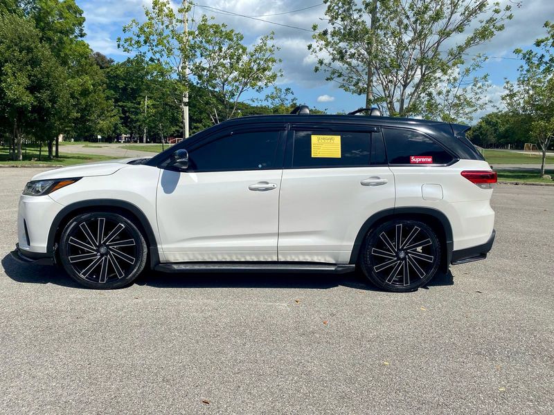 Toyota Highlander • 2017 • 78,200 mi 9