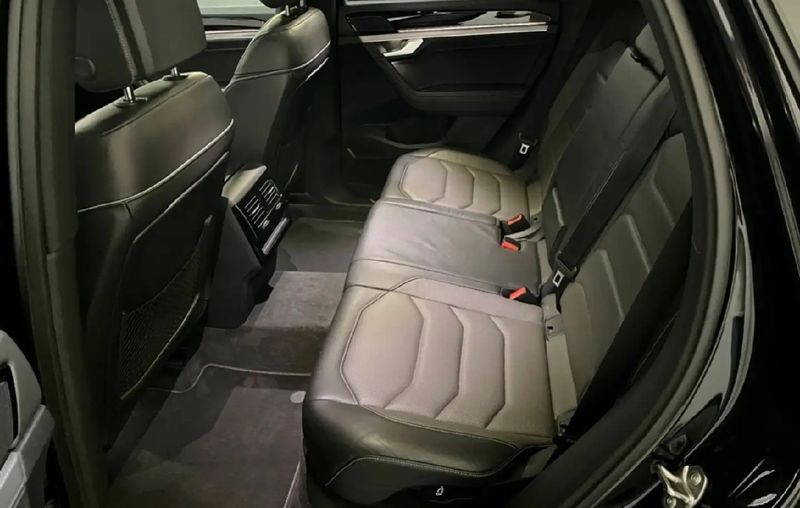 Volkswagen Touareg • 2019 • 83,000 km 3