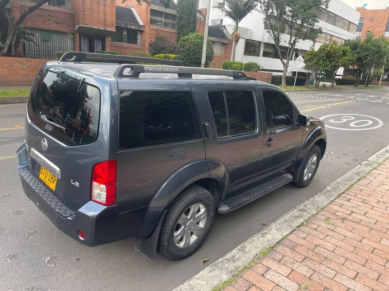 Nissan Pathfinder • 2006 • 153,500 km 1