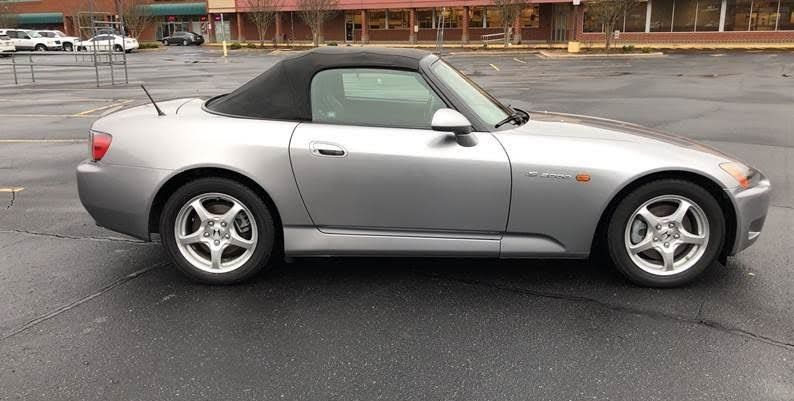 Honda S2000 • 2001 • 105,605 km 2