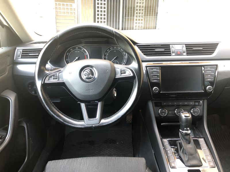 Škoda Superb • 2017 • 145,000 km 9