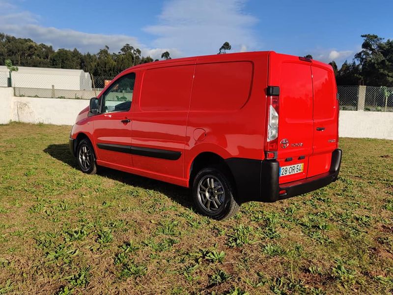 Toyota Hiace Van • 2014 • 60,000 km 7