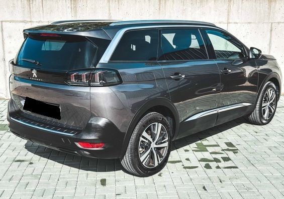Peugeot 5008 • 2024 • 24,000 km 3