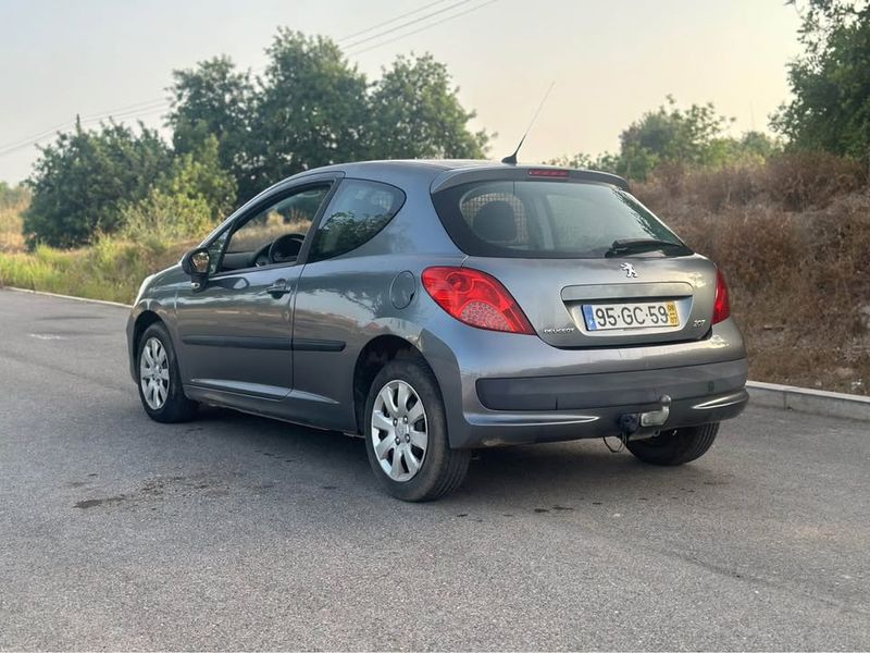 Peugeot 207 • 2008 • 118,000 km 3